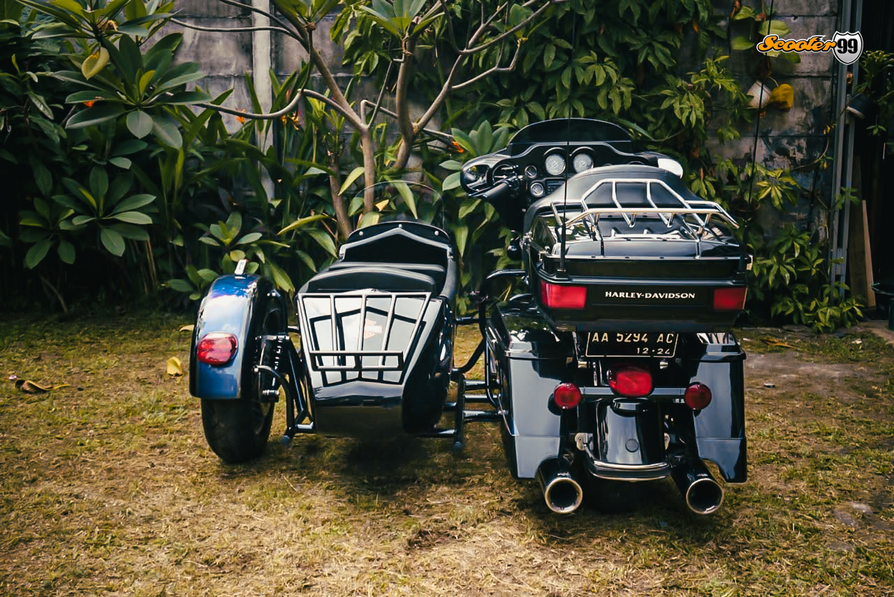 Harley Davidson Dual Seat Touring Sidecar – rear and fender light